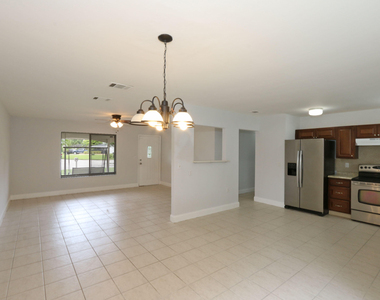 400 Sw Ruffner Court - Photo Thumbnail 4