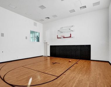 99 Se Mizner Boulevard - Photo Thumbnail 10