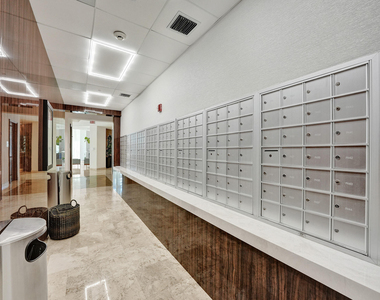 99 Se Mizner Boulevard - Photo Thumbnail 6