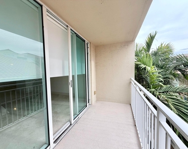 99 Se Mizner Boulevard - Photo Thumbnail 24