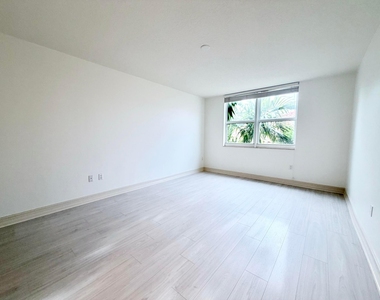 99 Se Mizner Boulevard - Photo Thumbnail 21