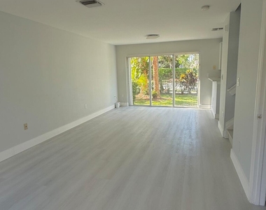 2281 Nw 171st Terrace - Photo Thumbnail 21