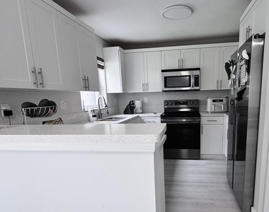 2281 Nw 171st Terrace - Photo Thumbnail 4
