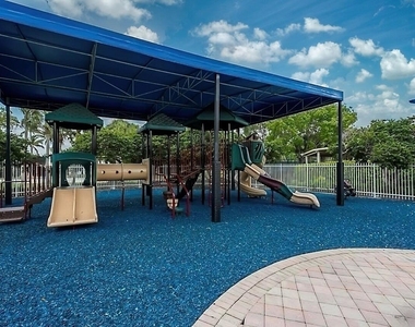2281 Nw 171st Terrace - Photo Thumbnail 18