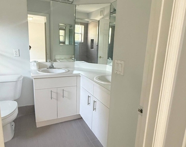 2281 Nw 171st Terrace - Photo Thumbnail 24