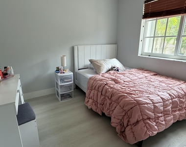 2281 Nw 171st Terrace - Photo Thumbnail 8