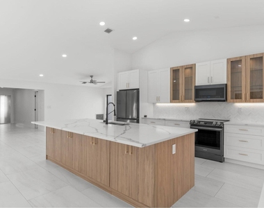 21326 Campo Allegro Drive - Photo Thumbnail 8