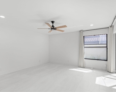 21326 Campo Allegro Drive - Photo Thumbnail 14