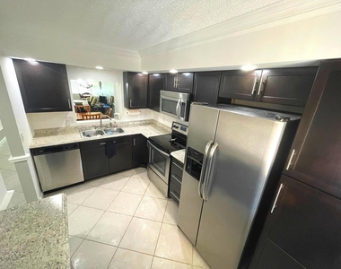 2805 Sw 22nd Avenue - Photo Thumbnail 1