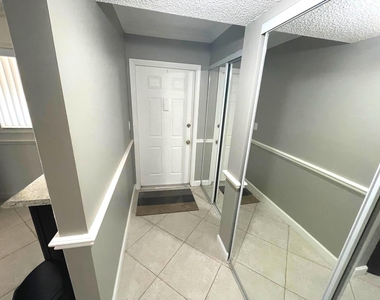 2805 Sw 22nd Avenue - Photo Thumbnail 5