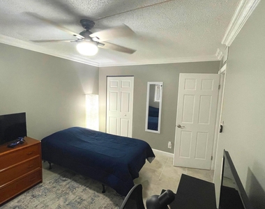 2805 Sw 22nd Avenue - Photo Thumbnail 14