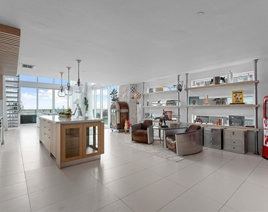 1040 Biscayne Boulevard - Photo Thumbnail 4