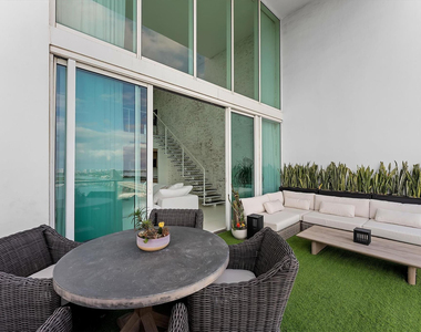 1040 Biscayne Boulevard - Photo Thumbnail 14