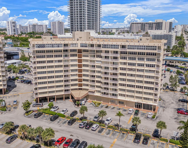 1825 S Ocean Drive - Photo Thumbnail 21