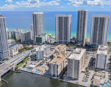 1825 S Ocean Drive - Photo Thumbnail 24