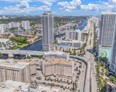 1825 S Ocean Drive - Photo Thumbnail 25