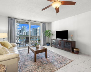 1825 S Ocean Drive - Photo Thumbnail 8
