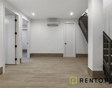 411 Meeker Avenue - Photo Thumbnail 7