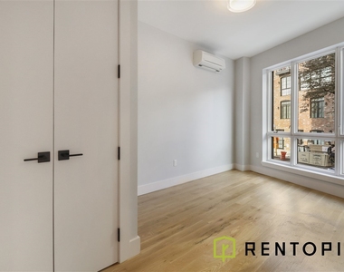 411 Meeker Avenue - Photo Thumbnail 5