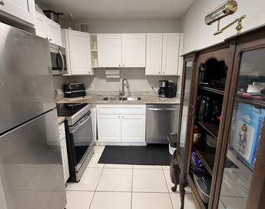 1037 Ashby D - Photo Thumbnail 3