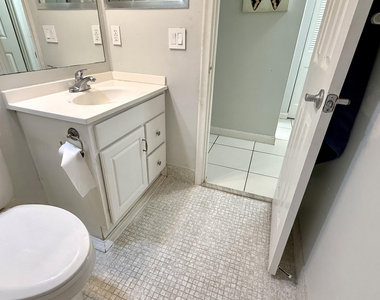 1037 Ashby D - Photo Thumbnail 14