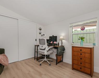 5631 Freedom Street - Photo Thumbnail 12