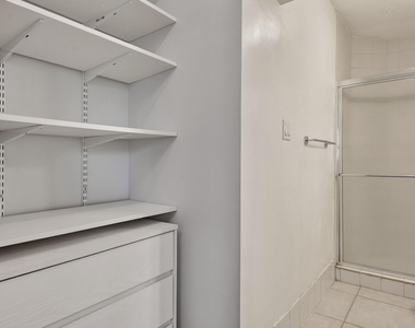 715 Green Street - Photo Thumbnail 4