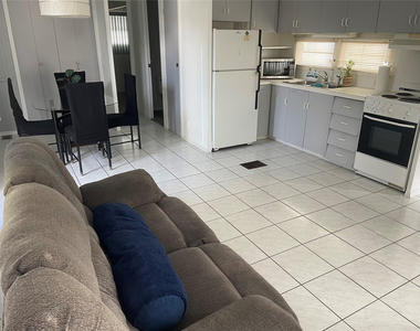 812 Sw 1st Court - Photo Thumbnail 1