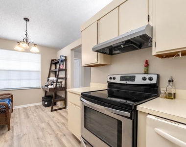 1502 Pinecrest Circle - Photo Thumbnail 6