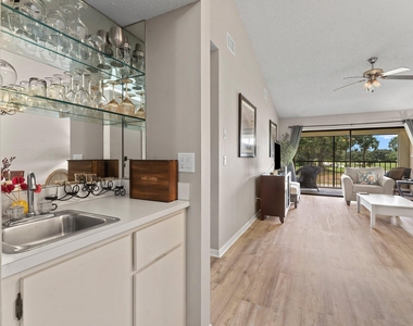 1502 Pinecrest Circle - Photo Thumbnail 10