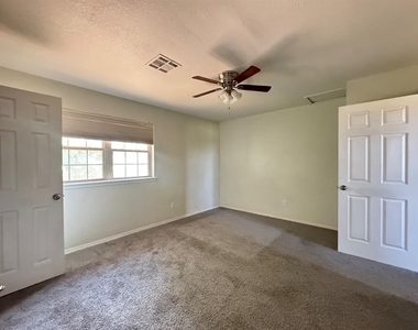 2357 Heatherfield Lane - Photo Thumbnail 10