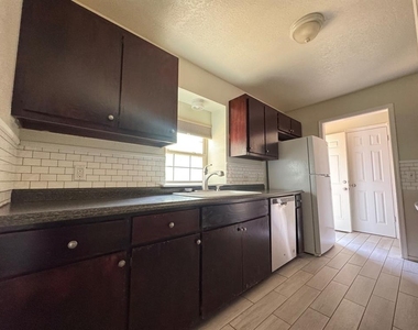 2357 Heatherfield Lane - Photo Thumbnail 5
