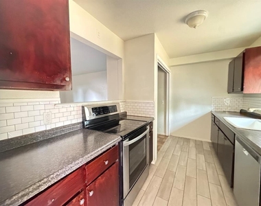 2357 Heatherfield Lane - Photo Thumbnail 4