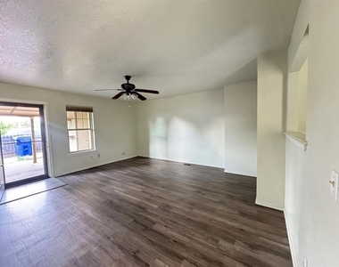 2357 Heatherfield Lane - Photo Thumbnail 2