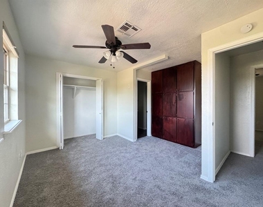 2357 Heatherfield Lane - Photo Thumbnail 7