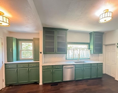 1741 W Park Place - Photo Thumbnail 7