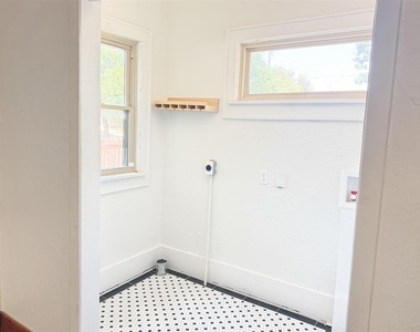 1741 W Park Place - Photo Thumbnail 11