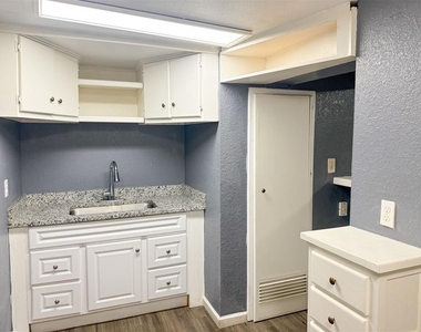 519 Sw 35th Street - Photo Thumbnail 4