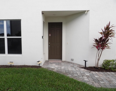 6050 Praza Lane - Photo Thumbnail 9