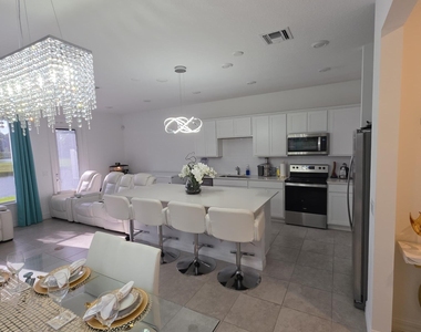 6050 Praza Lane - Photo Thumbnail 2