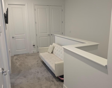 6050 Praza Lane - Photo Thumbnail 7