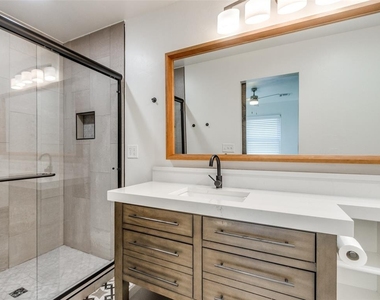 4101 N Hammond Avenue - Photo Thumbnail 45