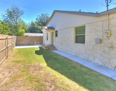 4101 N Hammond Avenue - Photo Thumbnail 5