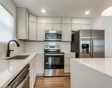 4101 N Hammond Avenue - Photo Thumbnail 18