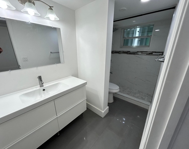 1534 Se 15th Street - Photo Thumbnail 4