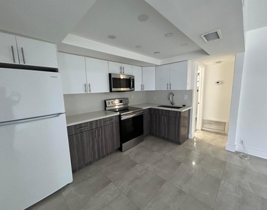 1534 Se 15th Street - Photo Thumbnail 3