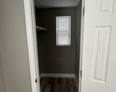3890 Lakewood Road - Photo Thumbnail 9