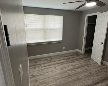 3890 Lakewood Road - Photo Thumbnail 8