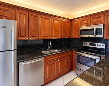 165 Lake Arbor Drive - Photo Thumbnail 6