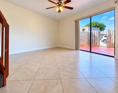 165 Lake Arbor Drive - Photo Thumbnail 3